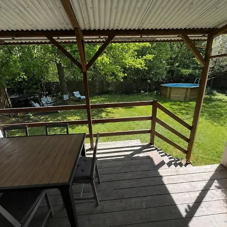 Standing De 55 M2 Avec Jardin Clos, En Bord De Riviere, Proche Disneyland, Avec Piscine Et Trampoline Chalé *