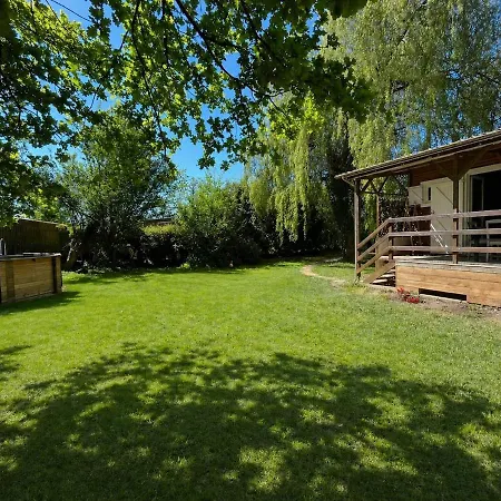Standing De 55 M2 Avec Jardin Clos, En Bord De Riviere, Proche Disneyland, Avec Piscine Et Trampoline Chalé Crecy-la-Chapelle